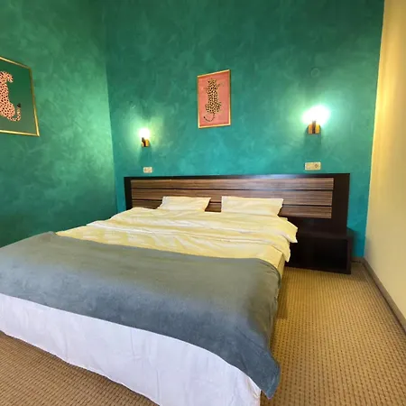 Wild Luxury Pamporovo Апартамент *
